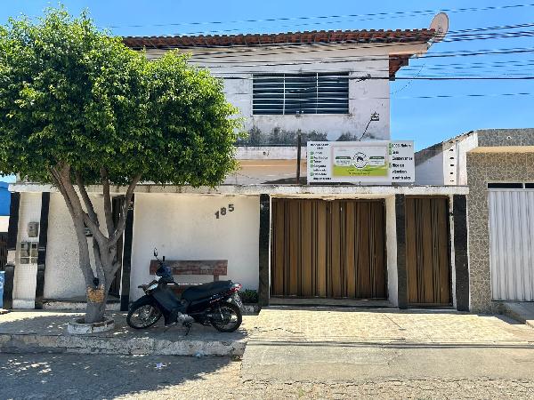 Casa em leilão em Serra Talhada