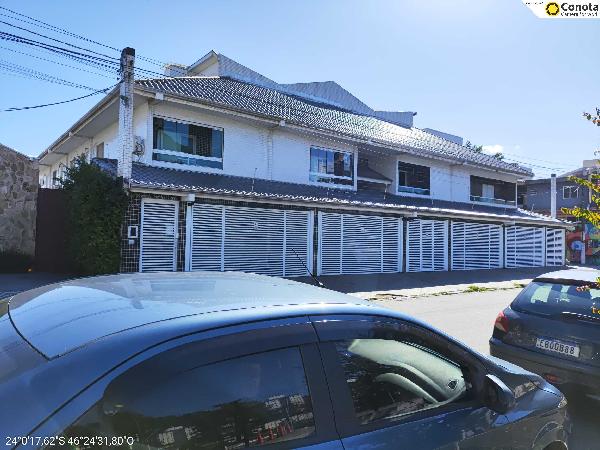 Casa em leilão em Praia Grande