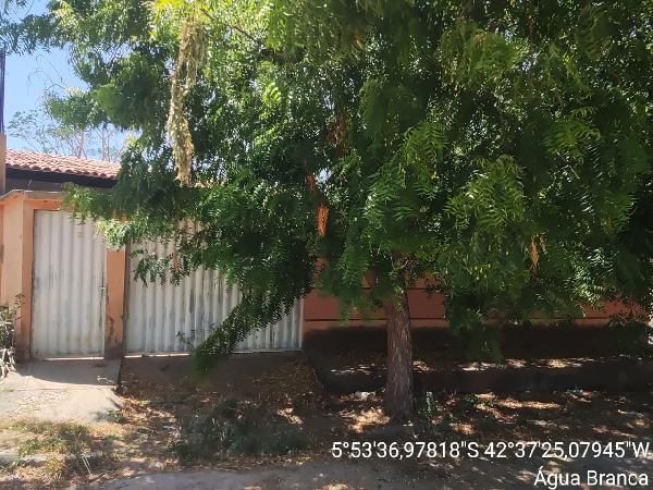 Casa em leilão em Agua Branca