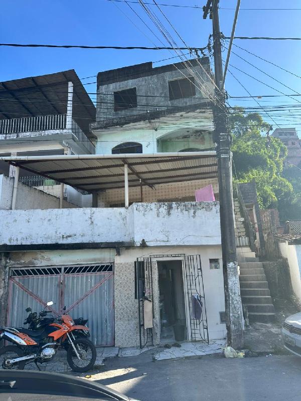 Casa em leilão em Candeias