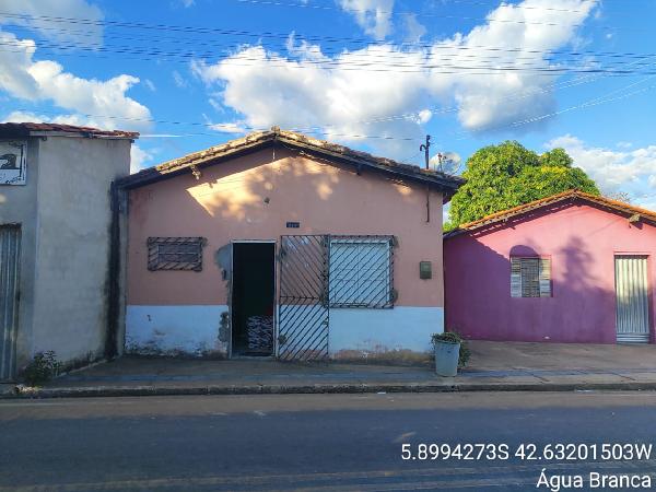 Casa em leilão em Agua Branca