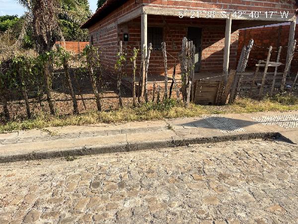Casa em leilão em Demerval Lobao