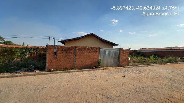 Casa em leilão em Agua Branca