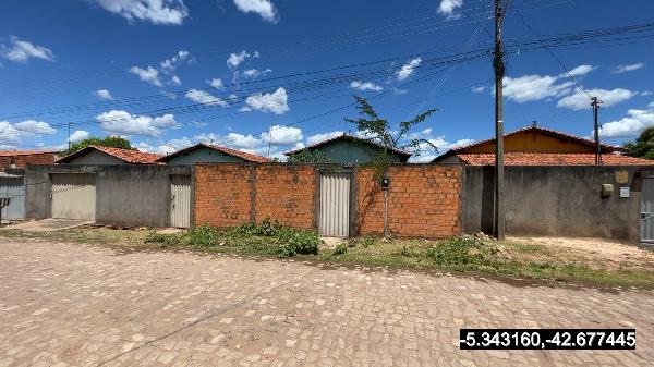 Casa em leilão em Demerval Lobao