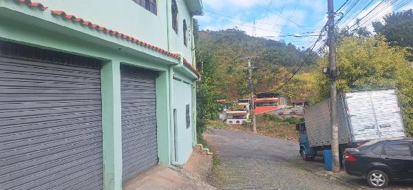 Casa em leilão em Nova Friburgo