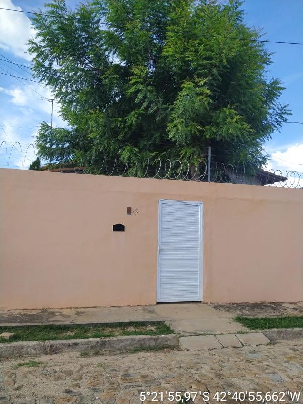 Casa em leilão em Demerval Lobao