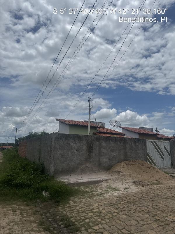 Casa em leilão em Beneditinos