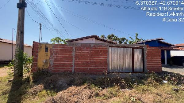 Casa em leilão em Demerval Lobao