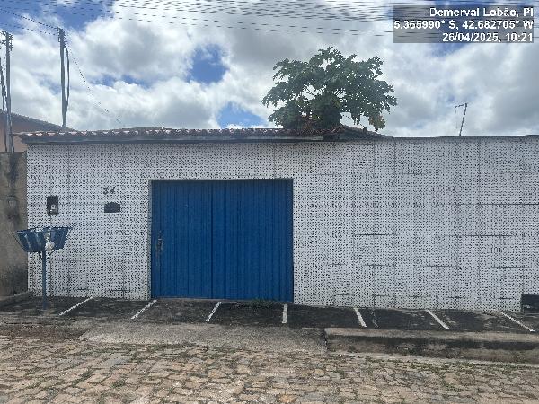 Casa em leilão em Demerval Lobao