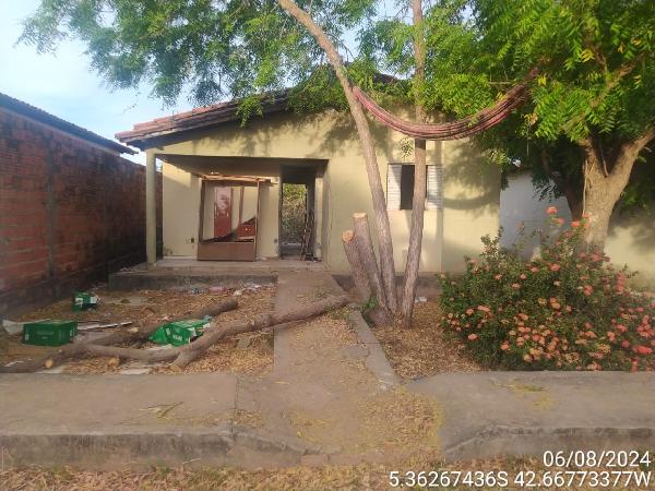 Casa em leilão em Demerval Lobao