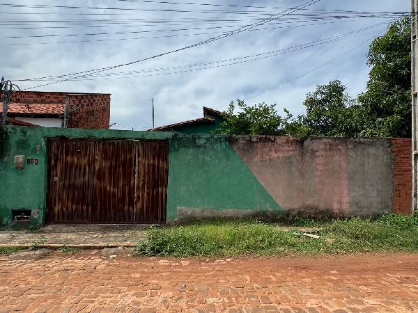 Casa em leilão em Demerval Lobao