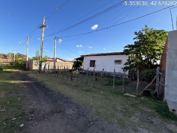 Casa em leilão em Demerval Lobao