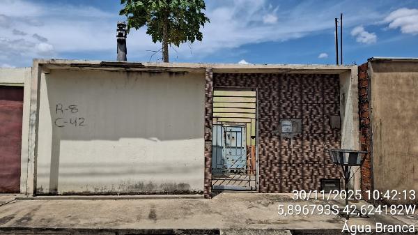 Casa em leilão em Agua Branca