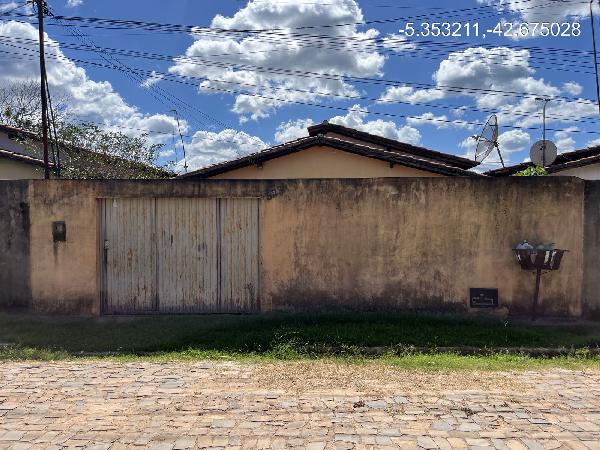 Casa em leilão em Demerval Lobao