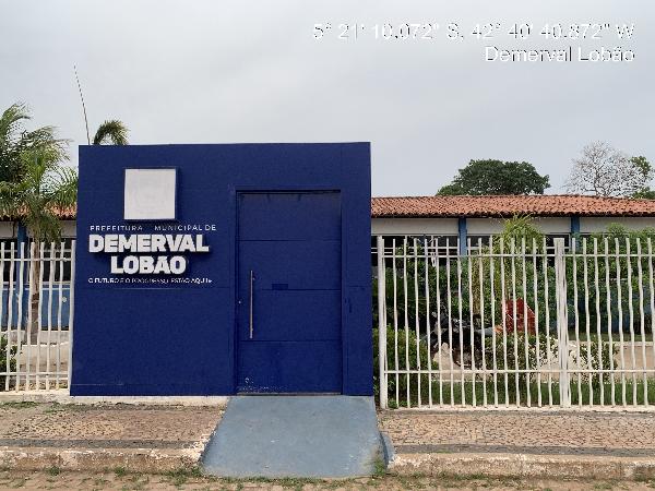 Casa em leilão em Demerval Lobao