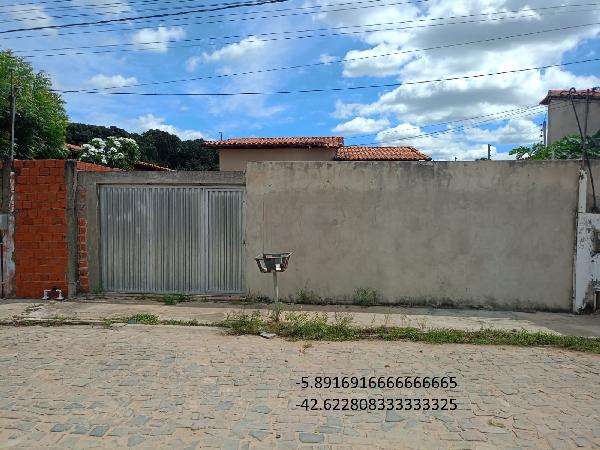Casa em leilão em Agua Branca