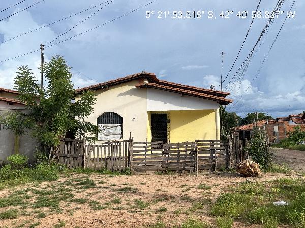 Casa em leilão em Demerval Lobao