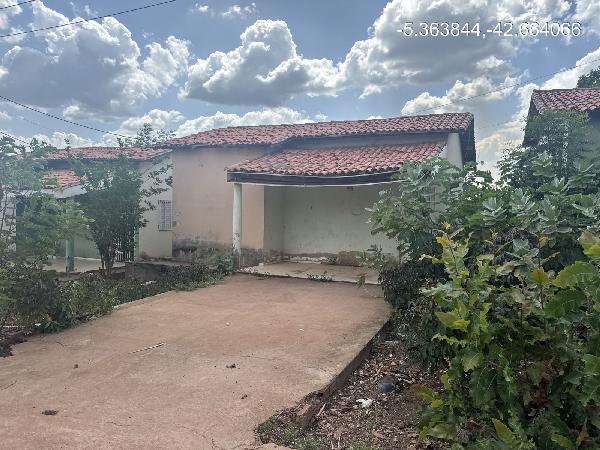 Casa em leilão em Demerval Lobao