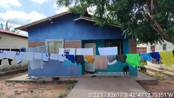 Casa em leilão em Demerval Lobao