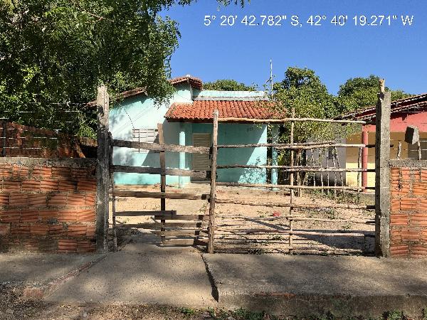 Casa em leilão em Demerval Lobao