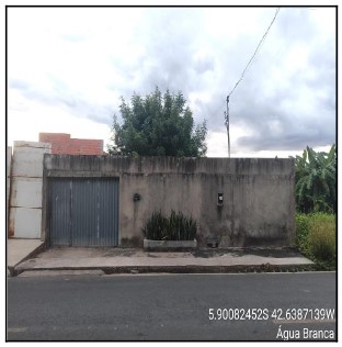Casa em leilão em Agua Branca
