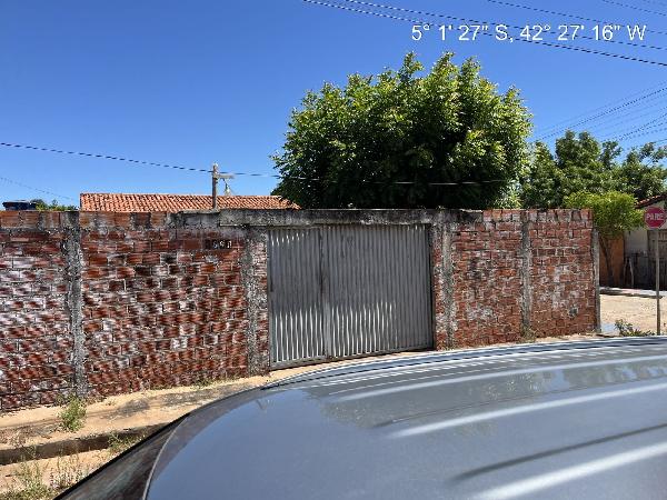 Casa em leilão em Altos