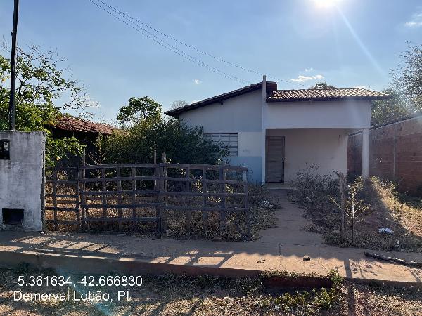 Casa em leilão em Demerval Lobao