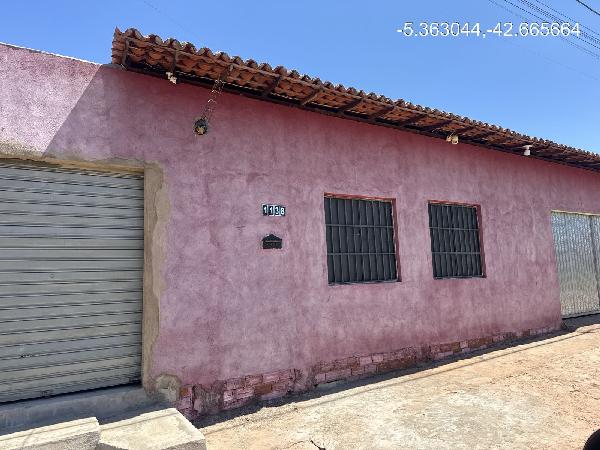 Casa em leilão em Demerval Lobao