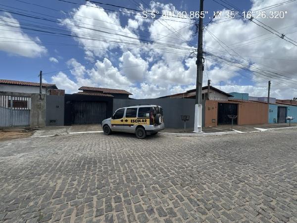 Casa em leilão em Extremoz