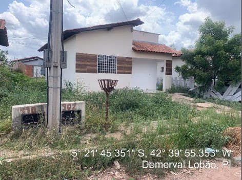 Casa em leilão em Demerval Lobao
