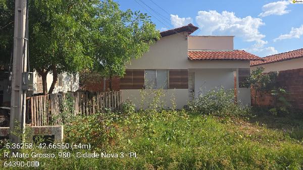 Casa em leilão em Demerval Lobao