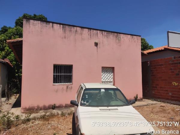 Casa em leilão em Agua Branca