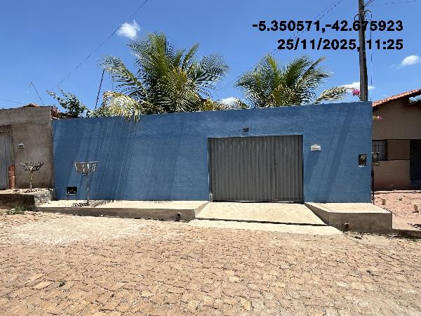 Casa em leilão em Demerval Lobao
