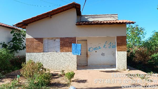 Casa em leilão em Demerval Lobao
