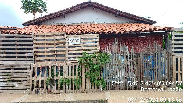 Casa em leilão em Demerval Lobao
