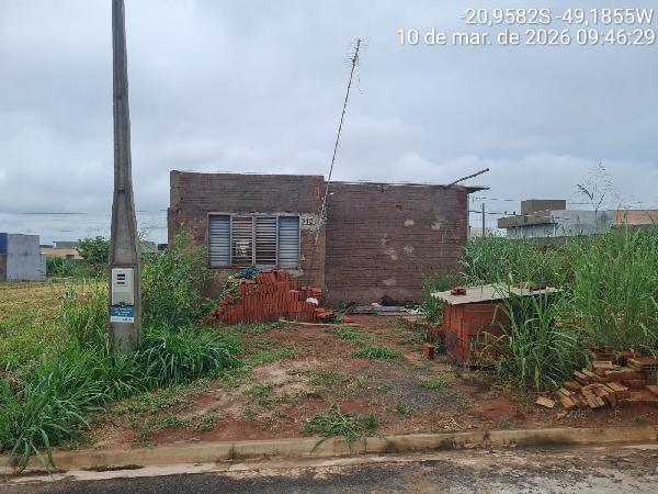 Terreno em leilão em Uchoa