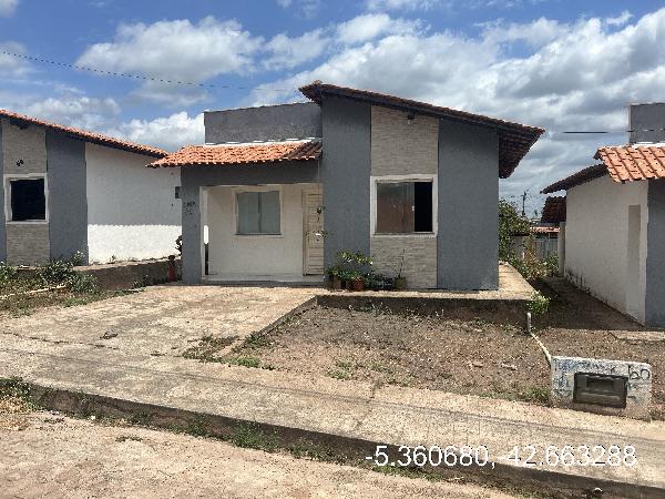 Casa em leilão em Demerval Lobao