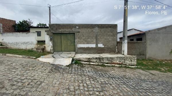 Casa em leilão em Flores
