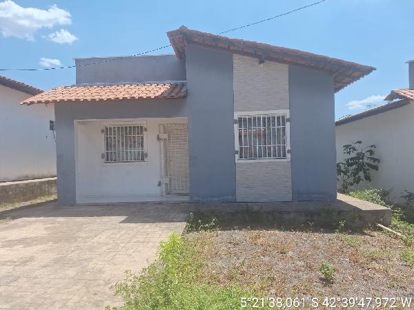 Casa em leilão em Demerval Lobao