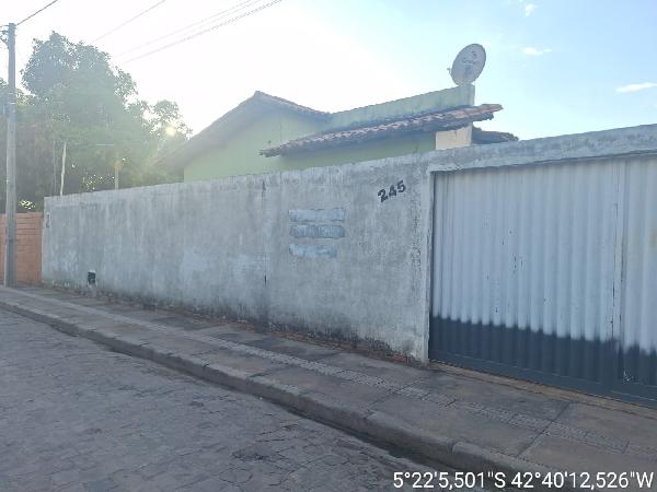 Casa em leilão em Demerval Lobao