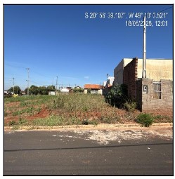 Terreno em leilão em Uchoa