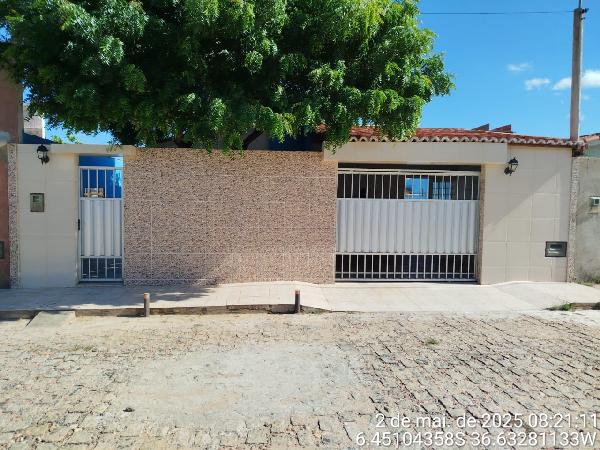 Casa em leilão em Acari