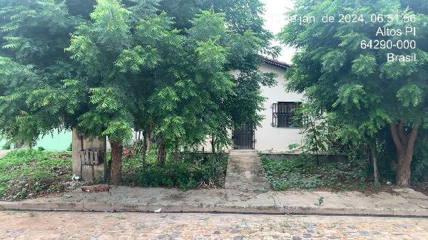 Casa em leilão em Altos