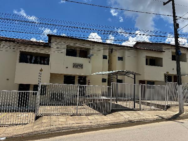 Apartamento em leilão em Bayeux