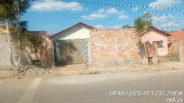 Casa em leilão em Bom Despacho