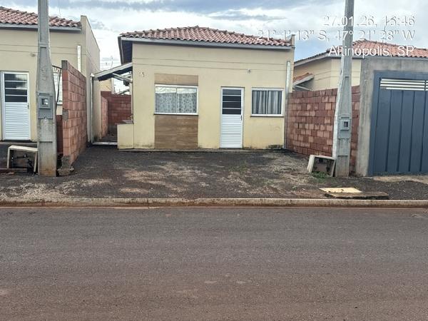 Casa em leilão em Altinopolis